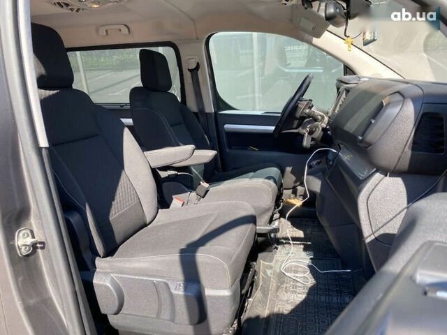 Серый Опель Zafira Life, объемом двигателя 2 л и пробегом 80 тыс. км за 33900 $, фото 8 на Automoto.ua