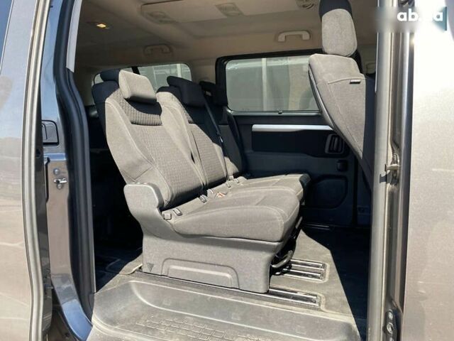 Серый Опель Zafira Life, объемом двигателя 2 л и пробегом 80 тыс. км за 33900 $, фото 12 на Automoto.ua