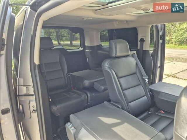 Серый Опель Zafira Life, объемом двигателя 2 л и пробегом 200 тыс. км за 25999 $, фото 63 на Automoto.ua