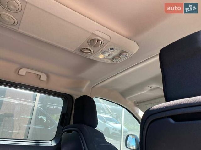 Серый Опель Zafira Life, объемом двигателя 2 л и пробегом 80 тыс. км за 27900 $, фото 23 на Automoto.ua