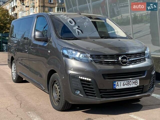 Серый Опель Zafira Life, объемом двигателя 2 л и пробегом 80 тыс. км за 27900 $, фото 6 на Automoto.ua