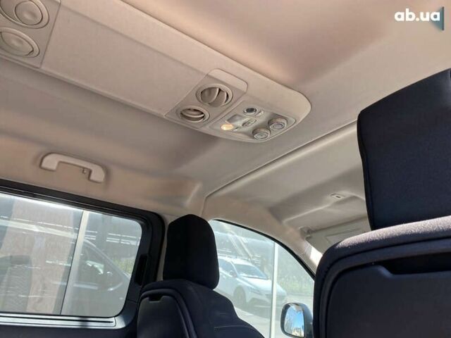 Серый Опель Zafira Life, объемом двигателя 2 л и пробегом 80 тыс. км за 33900 $, фото 22 на Automoto.ua