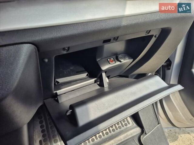 Серый Опель Zafira Life, объемом двигателя 2 л и пробегом 226 тыс. км за 24999 $, фото 58 на Automoto.ua