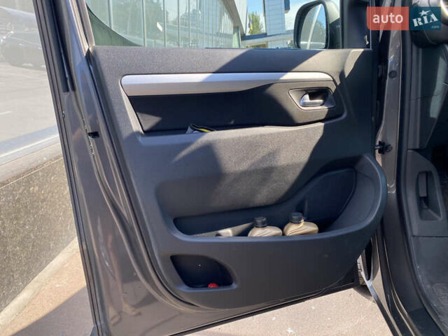 Серый Опель Zafira Life, объемом двигателя 2 л и пробегом 80 тыс. км за 34900 $, фото 18 на Automoto.ua
