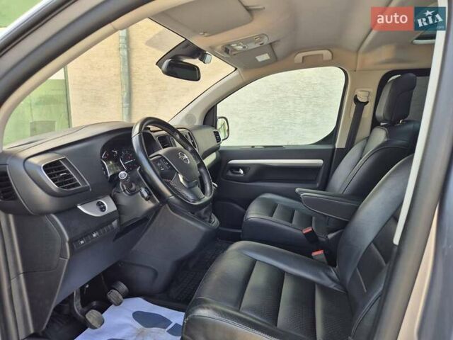 Серый Опель Zafira Life, объемом двигателя 2 л и пробегом 200 тыс. км за 25999 $, фото 39 на Automoto.ua