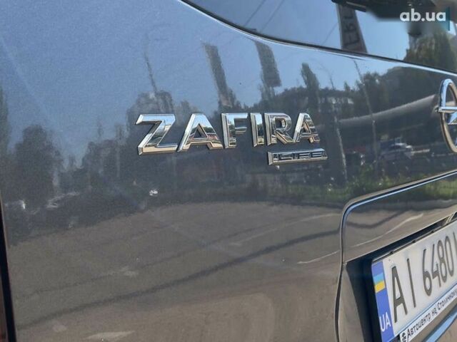 Серый Опель Zafira Life, объемом двигателя 2 л и пробегом 80 тыс. км за 33900 $, фото 26 на Automoto.ua