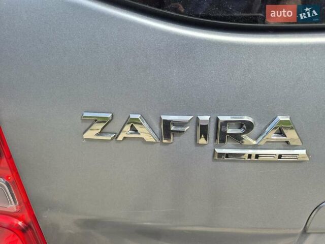 Серый Опель Zafira Life, объемом двигателя 2 л и пробегом 226 тыс. км за 24999 $, фото 92 на Automoto.ua