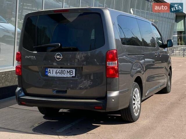 Серый Опель Zafira Life, объемом двигателя 2 л и пробегом 80 тыс. км за 27900 $, фото 4 на Automoto.ua