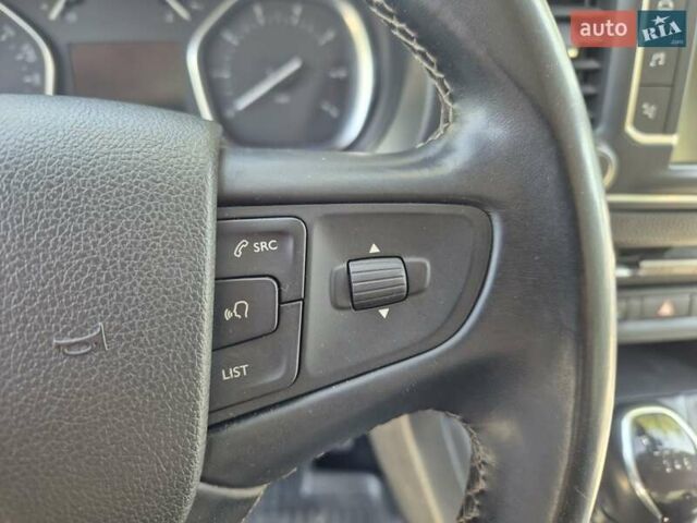 Серый Опель Zafira Life, объемом двигателя 2 л и пробегом 226 тыс. км за 24999 $, фото 40 на Automoto.ua