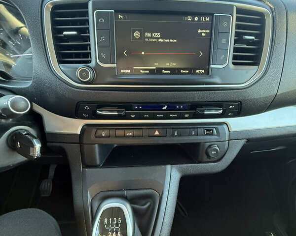 Помаранчевий Опель Zafira Life, об'ємом двигуна 2 л та пробігом 15 тис. км за 26000 $, фото 48 на Automoto.ua