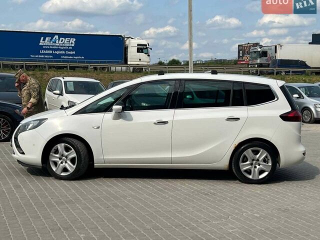 Белый Опель Zafira Tourer, объемом двигателя 2 л и пробегом 286 тыс. км за 8490 $, фото 3 на Automoto.ua