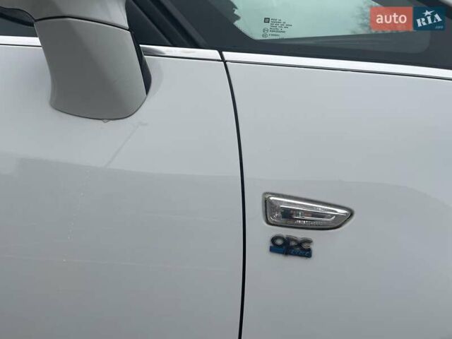 Білий Опель Zafira Tourer, об'ємом двигуна 2 л та пробігом 187 тис. км за 9450 $, фото 1 на Automoto.ua