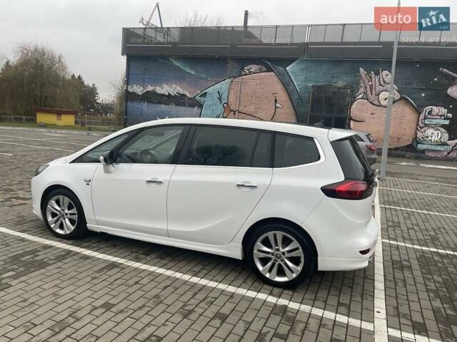 Белый Опель Zafira Tourer, объемом двигателя 2 л и пробегом 187 тыс. км за 9450 $, фото 9 на Automoto.ua