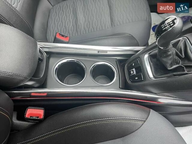 Белый Опель Zafira Tourer, объемом двигателя 2 л и пробегом 187 тыс. км за 9450 $, фото 68 на Automoto.ua