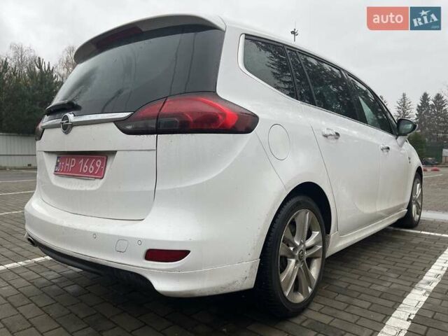 Белый Опель Zafira Tourer, объемом двигателя 2 л и пробегом 187 тыс. км за 9850 $, фото 10 на Automoto.ua