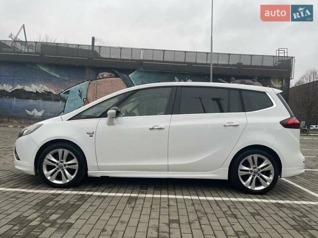 Белый Опель Zafira Tourer, объемом двигателя 2 л и пробегом 187 тыс. км за 9450 $, фото 8 на Automoto.ua