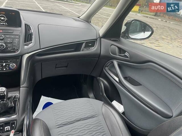 Белый Опель Zafira Tourer, объемом двигателя 2 л и пробегом 187 тыс. км за 9450 $, фото 39 на Automoto.ua