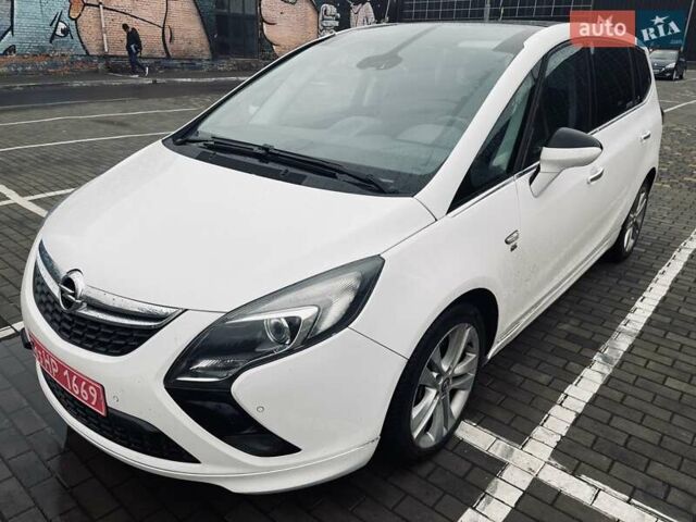 Белый Опель Zafira Tourer, объемом двигателя 2 л и пробегом 187 тыс. км за 9850 $, фото 24 на Automoto.ua