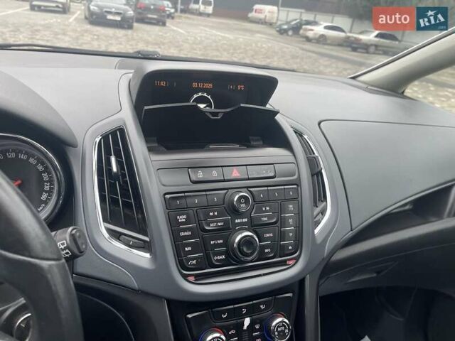 Білий Опель Zafira Tourer, об'ємом двигуна 2 л та пробігом 187 тис. км за 9450 $, фото 53 на Automoto.ua