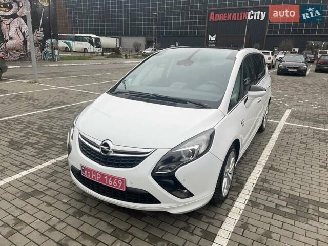 Белый Опель Zafira Tourer, объемом двигателя 2 л и пробегом 187 тыс. км за 9450 $, фото 5 на Automoto.ua