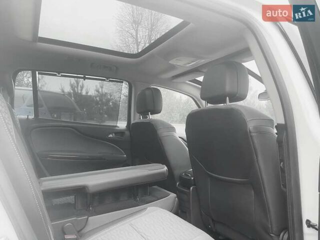 Белый Опель Zafira Tourer, объемом двигателя 2 л и пробегом 187 тыс. км за 9450 $, фото 56 на Automoto.ua