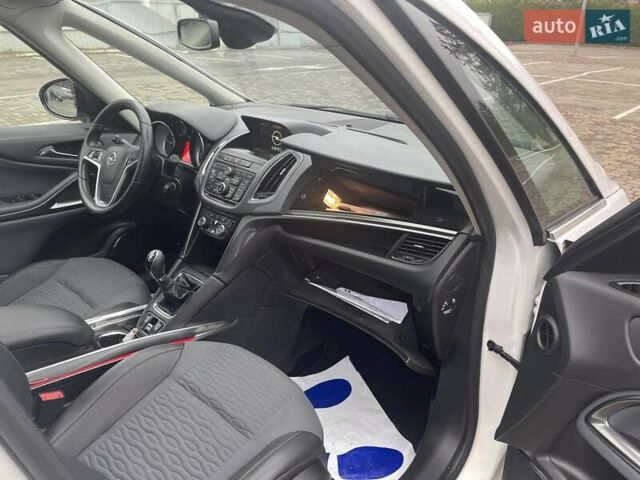 Білий Опель Zafira Tourer, об'ємом двигуна 2 л та пробігом 187 тис. км за 9450 $, фото 20 на Automoto.ua