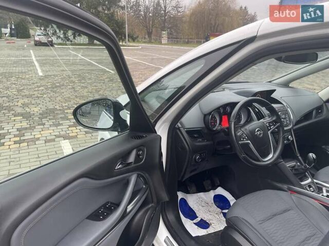 Білий Опель Zafira Tourer, об'ємом двигуна 2 л та пробігом 187 тис. км за 9450 $, фото 3 на Automoto.ua