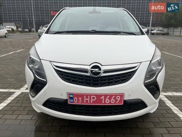 Белый Опель Zafira Tourer, объемом двигателя 2 л и пробегом 187 тыс. км за 9850 $, фото 4 на Automoto.ua