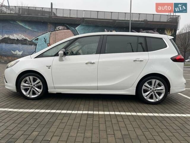 Білий Опель Zafira Tourer, об'ємом двигуна 2 л та пробігом 187 тис. км за 9450 $, фото 63 на Automoto.ua