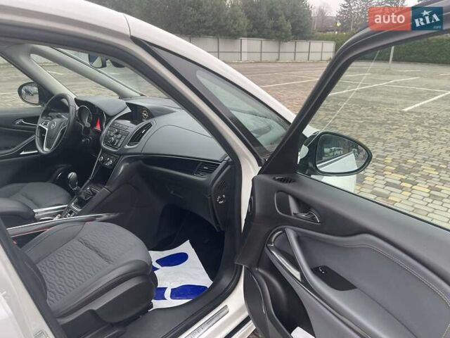 Белый Опель Zafira Tourer, объемом двигателя 2 л и пробегом 187 тыс. км за 9450 $, фото 48 на Automoto.ua