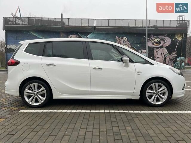 Білий Опель Zafira Tourer, об'ємом двигуна 2 л та пробігом 187 тис. км за 9450 $, фото 70 на Automoto.ua