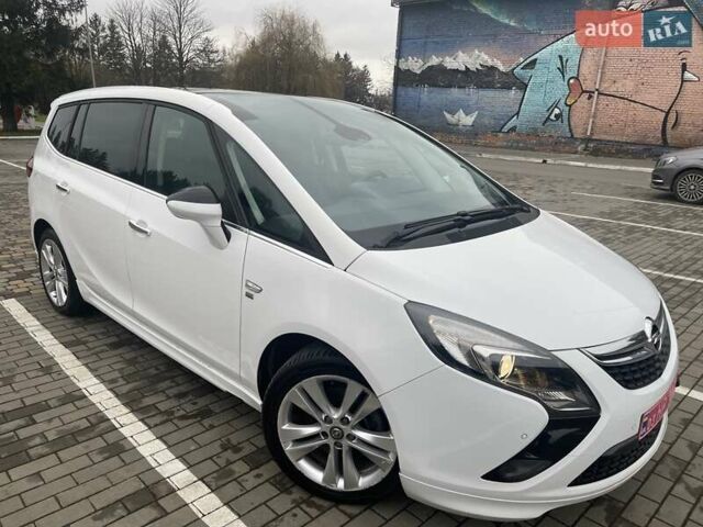 Белый Опель Zafira Tourer, объемом двигателя 2 л и пробегом 187 тыс. км за 9450 $, фото 81 на Automoto.ua