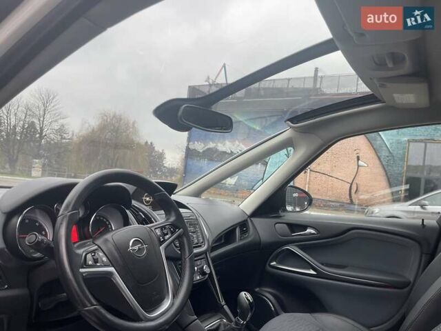 Белый Опель Zafira Tourer, объемом двигателя 2 л и пробегом 187 тыс. км за 9450 $, фото 71 на Automoto.ua