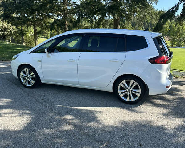 Белый Опель Zafira Tourer, объемом двигателя 2 л и пробегом 280 тыс. км за 10500 $, фото 3 на Automoto.ua
