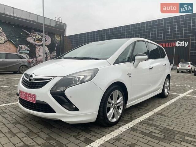 Белый Опель Zafira Tourer, объемом двигателя 2 л и пробегом 187 тыс. км за 9450 $, фото 2 на Automoto.ua