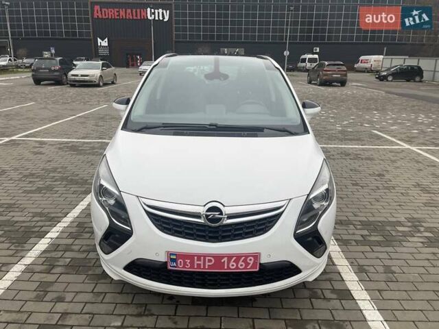 Белый Опель Zafira Tourer, объемом двигателя 2 л и пробегом 187 тыс. км за 9450 $, фото 12 на Automoto.ua
