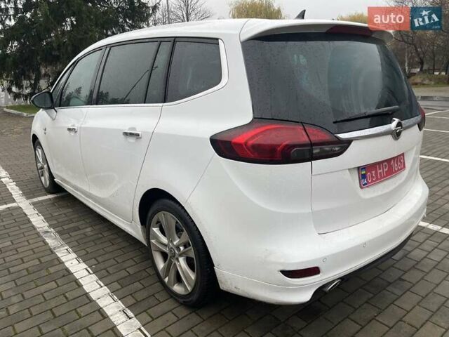 Белый Опель Zafira Tourer, объемом двигателя 2 л и пробегом 187 тыс. км за 9850 $, фото 6 на Automoto.ua