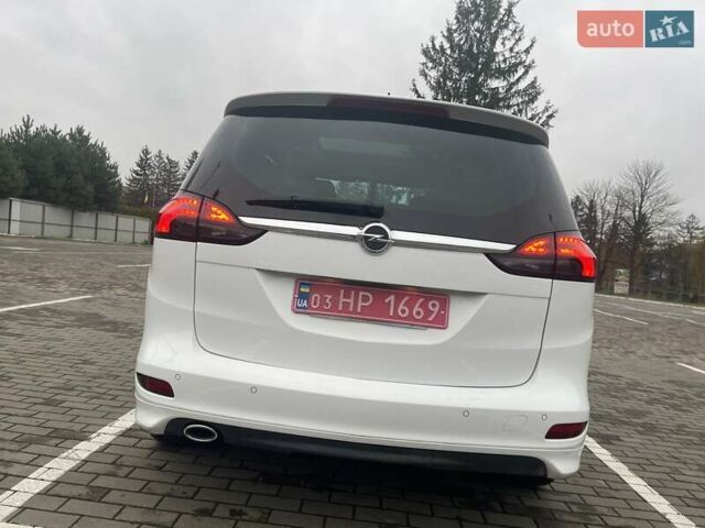 Белый Опель Zafira Tourer, объемом двигателя 2 л и пробегом 187 тыс. км за 9450 $, фото 61 на Automoto.ua