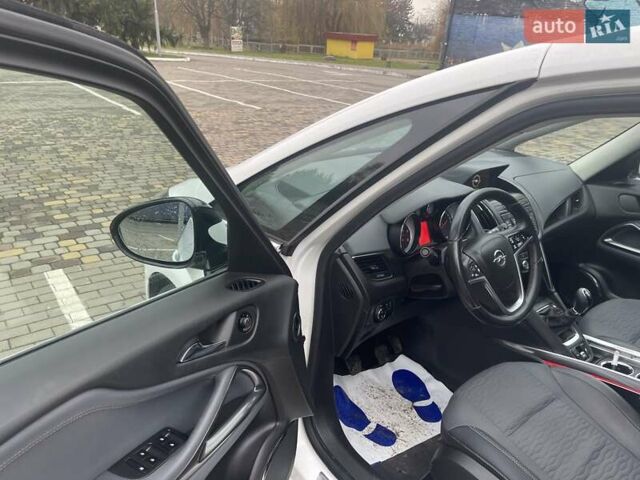 Белый Опель Zafira Tourer, объемом двигателя 2 л и пробегом 187 тыс. км за 9450 $, фото 73 на Automoto.ua