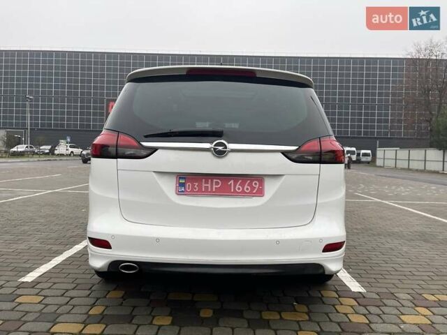 Белый Опель Zafira Tourer, объемом двигателя 2 л и пробегом 187 тыс. км за 8975 $, фото 77 на Automoto.ua