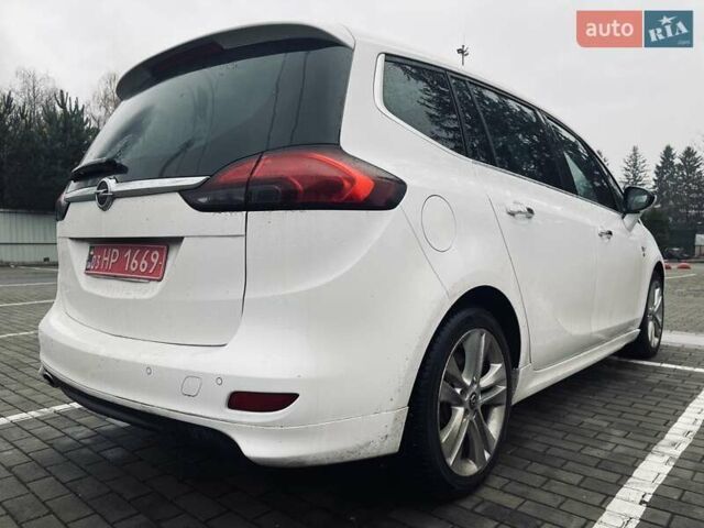 Белый Опель Zafira Tourer, объемом двигателя 2 л и пробегом 187 тыс. км за 9850 $, фото 30 на Automoto.ua