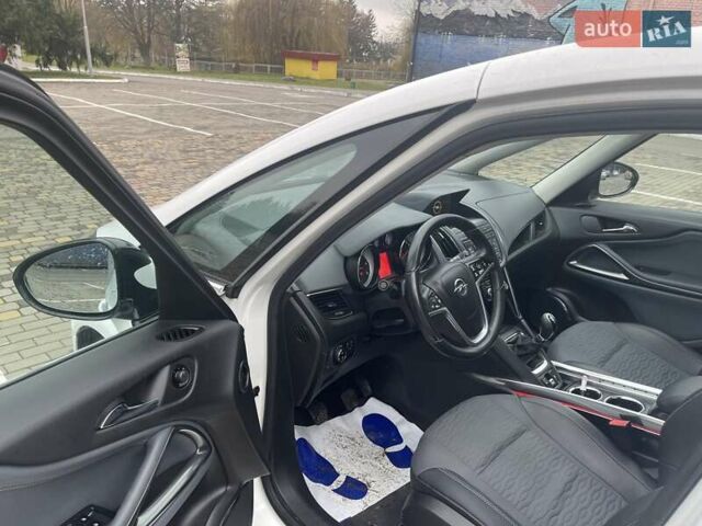 Білий Опель Zafira Tourer, об'ємом двигуна 2 л та пробігом 187 тис. км за 9450 $, фото 43 на Automoto.ua