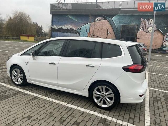 Белый Опель Zafira Tourer, объемом двигателя 2 л и пробегом 187 тыс. км за 9450 $, фото 10 на Automoto.ua