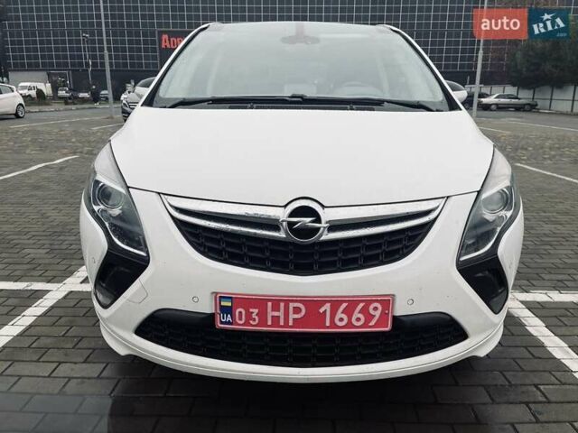 Белый Опель Zafira Tourer, объемом двигателя 2 л и пробегом 187 тыс. км за 9850 $, фото 23 на Automoto.ua