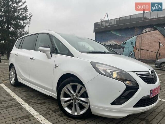 Белый Опель Zafira Tourer, объемом двигателя 2 л и пробегом 187 тыс. км за 9450 $, фото 82 на Automoto.ua
