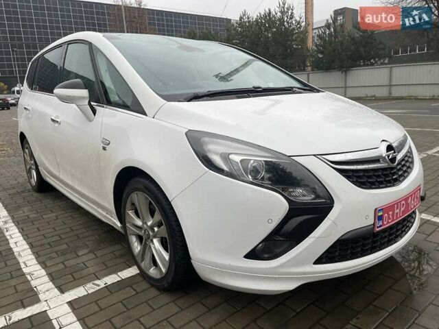 Белый Опель Zafira Tourer, объемом двигателя 2 л и пробегом 187 тыс. км за 9850 $, фото 3 на Automoto.ua