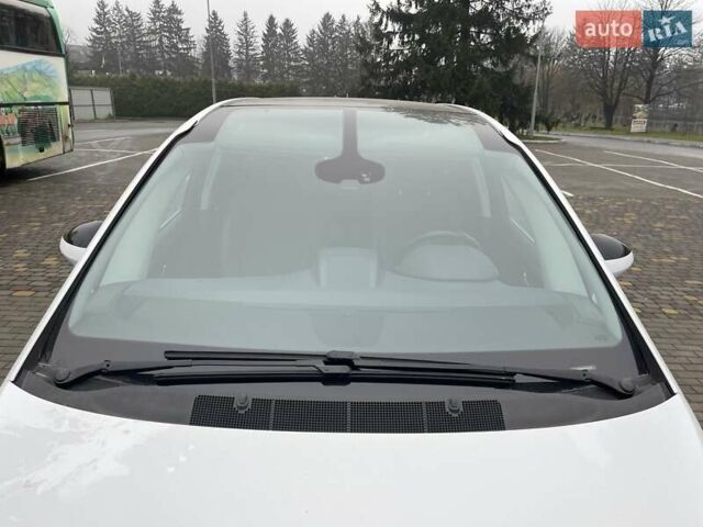 Білий Опель Zafira Tourer, об'ємом двигуна 2 л та пробігом 187 тис. км за 9450 $, фото 78 на Automoto.ua