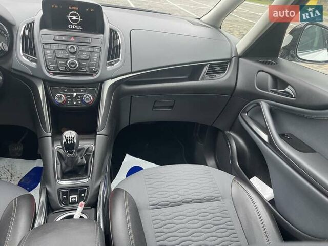Белый Опель Zafira Tourer, объемом двигателя 2 л и пробегом 187 тыс. км за 8975 $, фото 16 на Automoto.ua