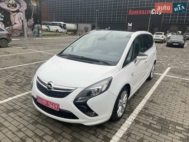 Белый Опель Zafira Tourer, объемом двигателя 2 л и пробегом 187 тыс. км за 9450 $, фото 4 на Automoto.ua