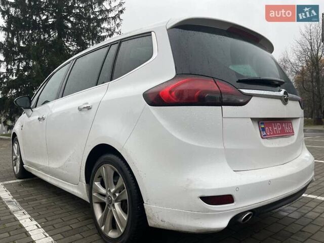 Белый Опель Zafira Tourer, объемом двигателя 2 л и пробегом 187 тыс. км за 9850 $, фото 7 на Automoto.ua